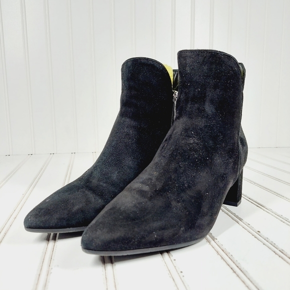 Aquatalia Black Suede Notched Block Heel Side Zip Ankle Boots M492 - Picture 2 of 12